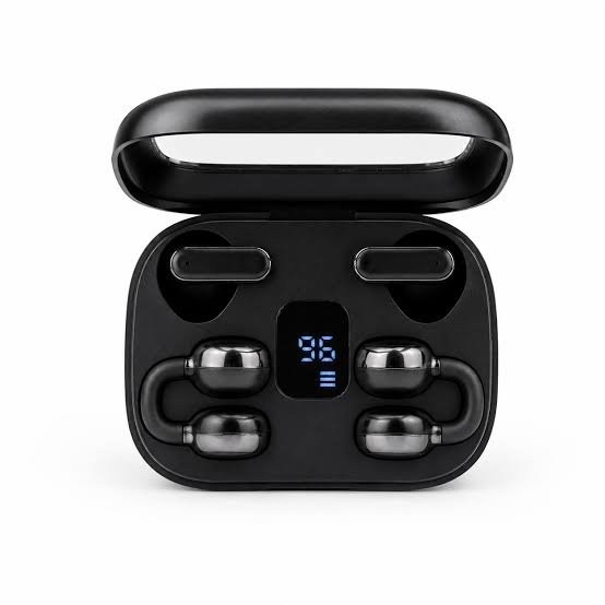 Q10 2in1 Premium Headset একটি চার্জিং কেসেই পাচ্ছেন ২ জোড়া (৪টি) Wireless Earbuds - Image 3